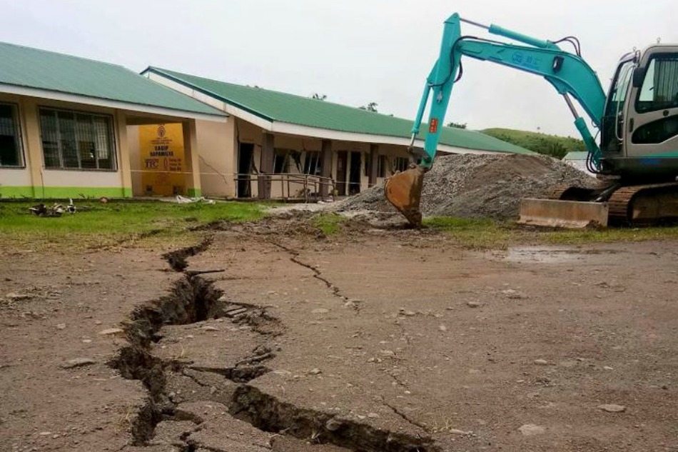 At least 2 dead, more than 100 in hospital after magnitude 6.5 Leyte
