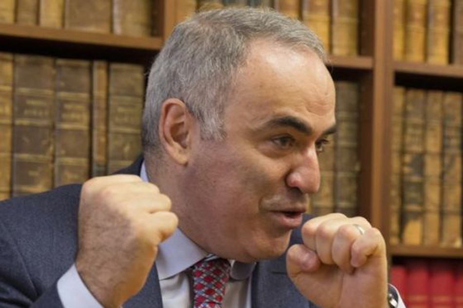 Chess god' Kasparov returns to compete 12 years later