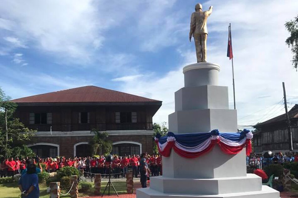 Flowers, songs, freebies as Ilocos celebrates Marcos' 100th birthday ...