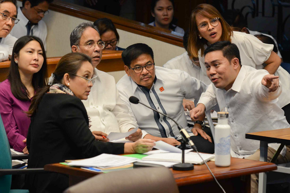 Huddle for 2018 DPWH budget | ABS-CBN News