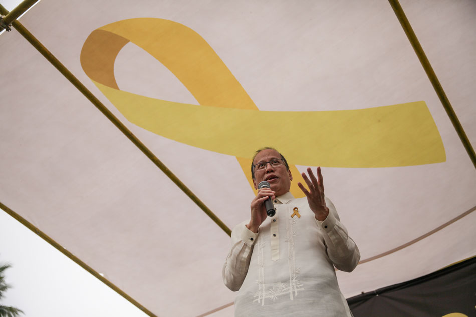 Liberal Party stands by Aquino amid Mamasapano charges 1