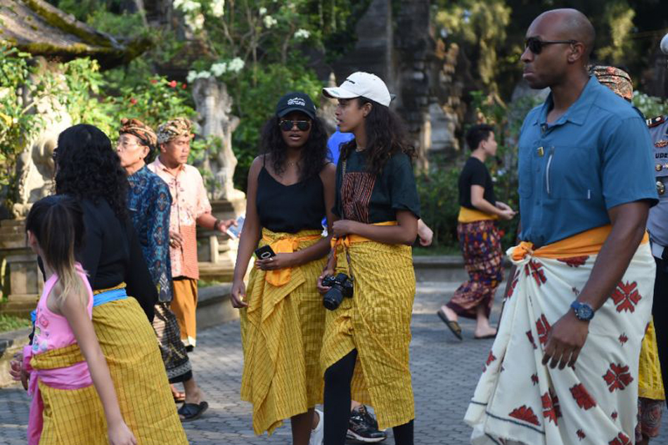 No one cares if Malia Obama can blow smoke rings or not No one cares if Malia Obama can blow smoke rings or not