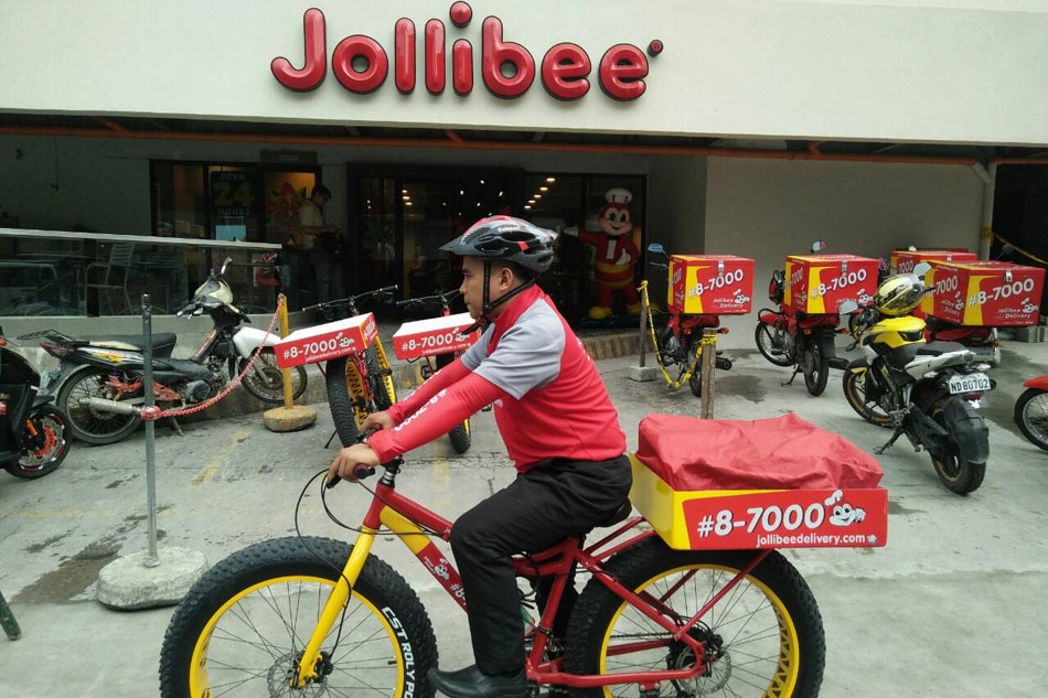 Jollibee tries bicycle delivery service 1