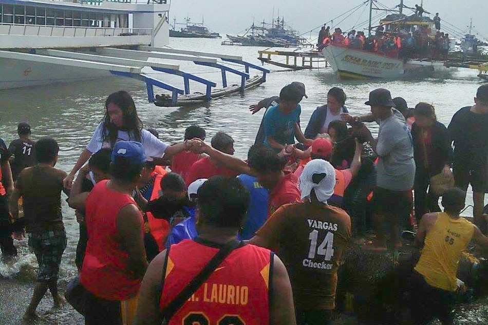 Search for ferry accident survivors continues, 5 dead | ABS-CBN News