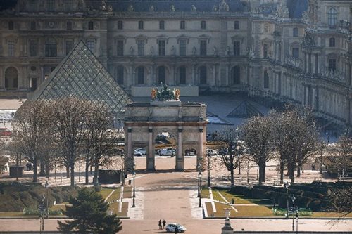 Paris Louvre museum reopens Monday after crippling losses