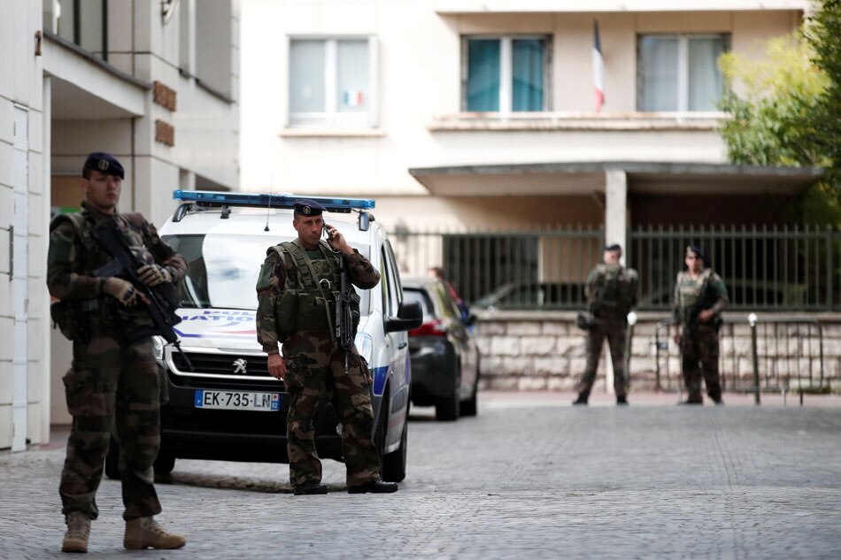 Car rams into soldiers in Paris suburb, man arrested | ABS-CBN News