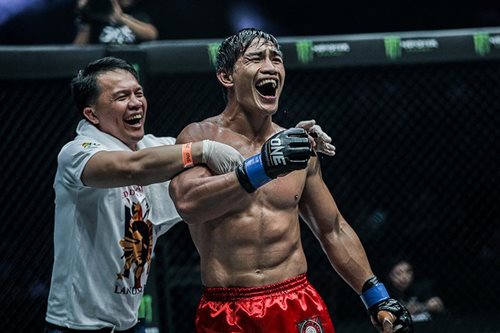 MMA: Folayang wins 'legend vs legend' fight vs Parr