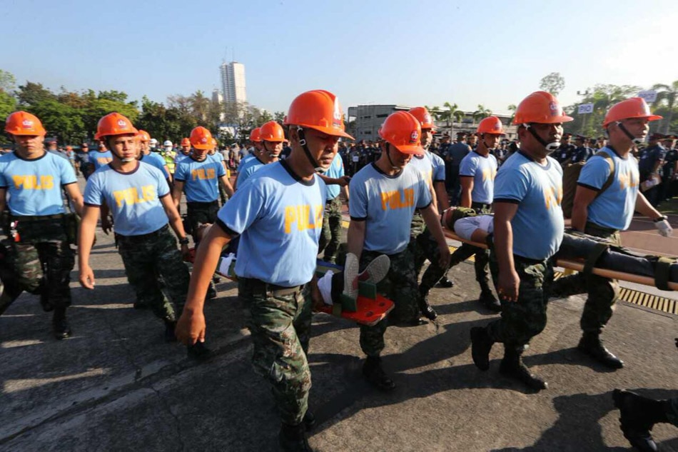 Nationwide earthquake drill, isinagawa | ABS-CBN News