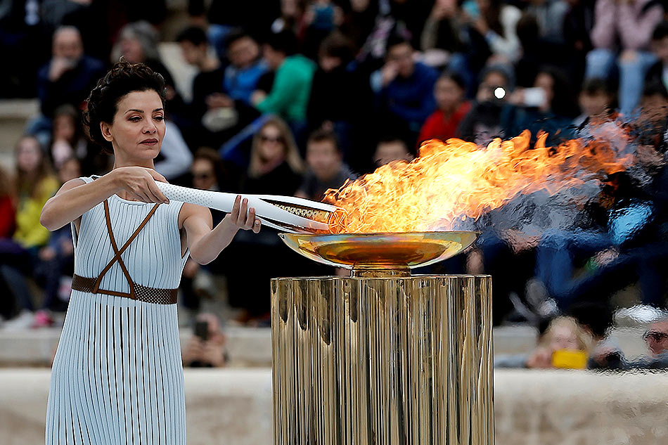 Pyeongchang receives Olympic flame for 2018 Winter Games