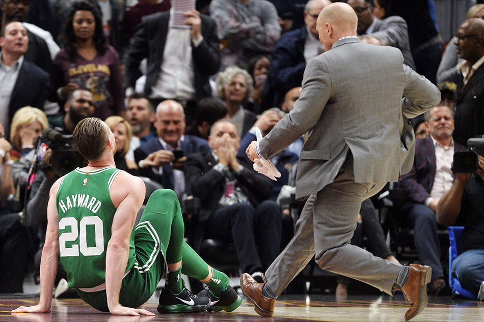 Gordon Hayward breaks his leg - Injury on opening night - Celtics