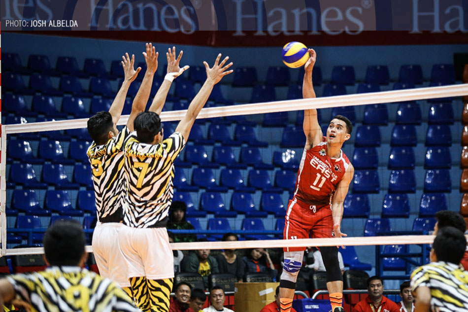 Ex-Rookie of the Year Camposano leaves UE for NU 1