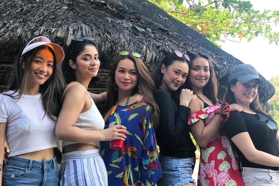 'Happy wife'? Kathryn takes beach break with Daniel, 'La Luna' cast ...