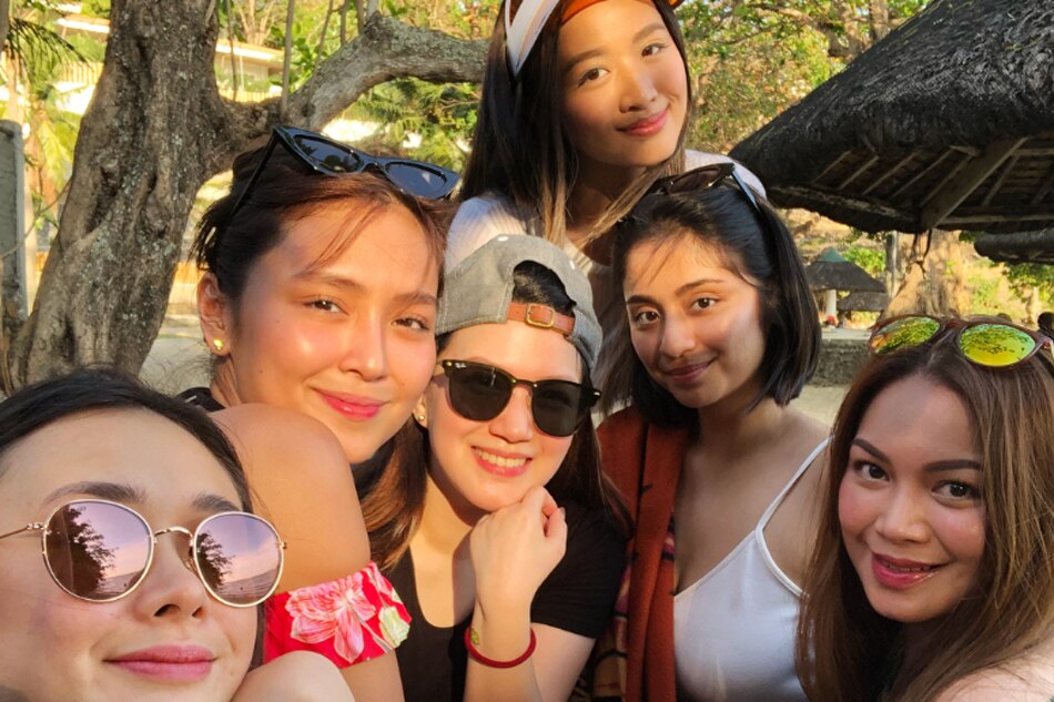 'Happy wife'? Kathryn takes beach break with Daniel, 'La Luna' cast ...