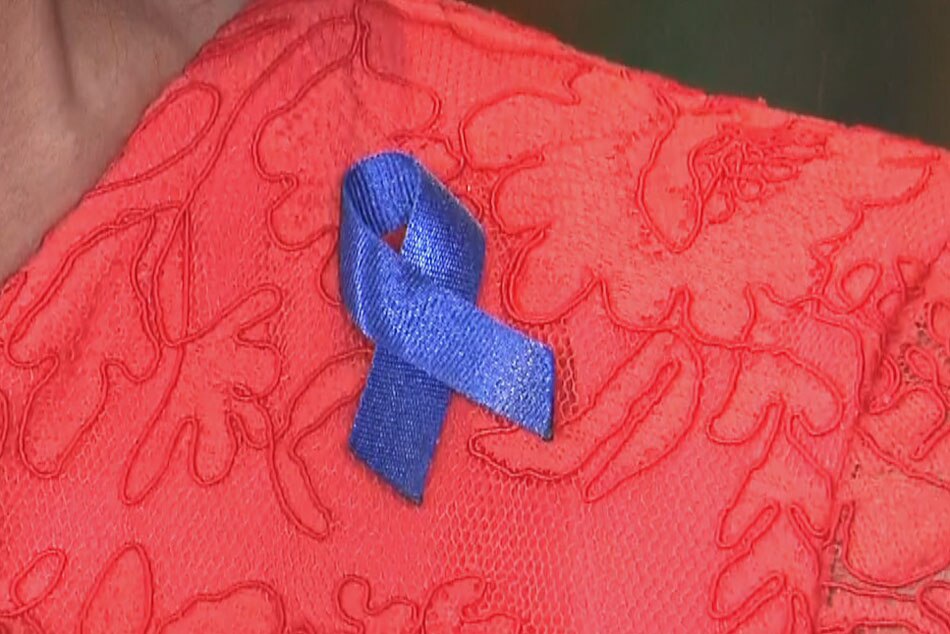 Why stars at the ABS-CBN Ball are wearing blue ribbons 1