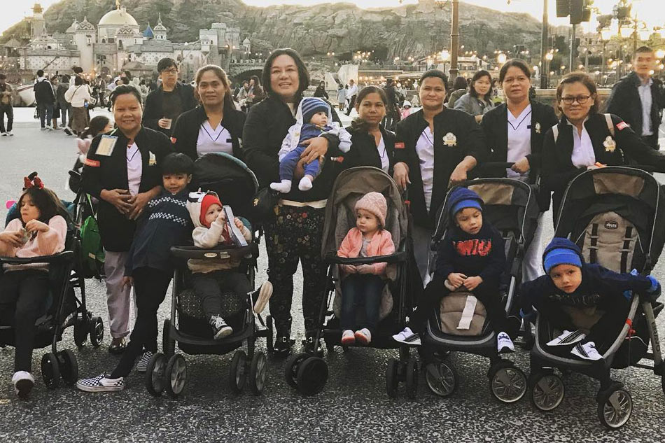 Look Joel Cruz Brings His Kids Their Nannies To Disney Sea In Tokyo