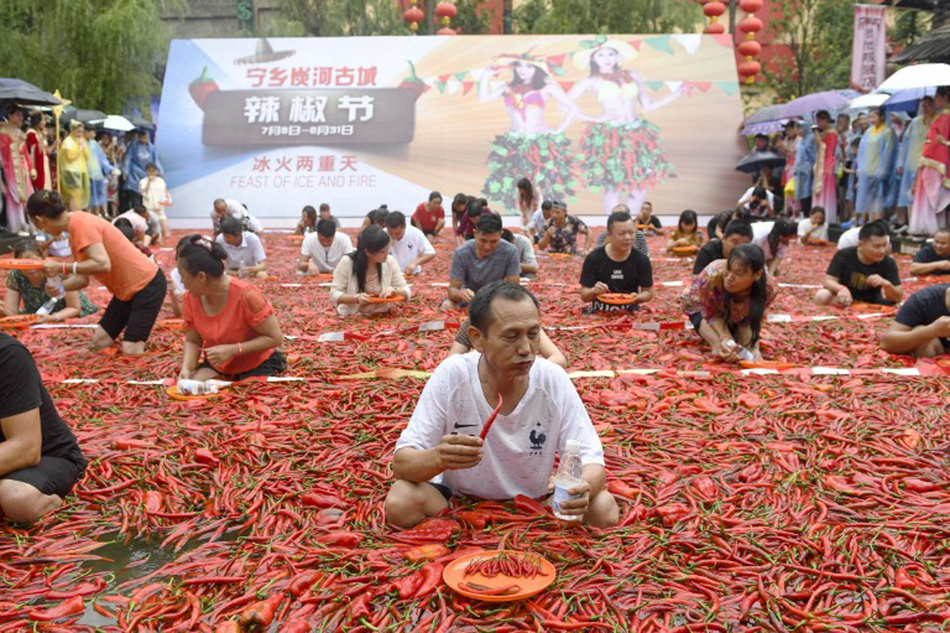 Makan 50 Cabai dalam Satu Menit di Chilli Festival di Tiongkok