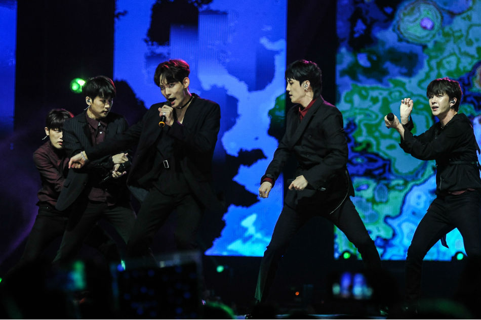 Concert recap: K-pop stars make fans swoon at &#39;Show Champion&#39; 3