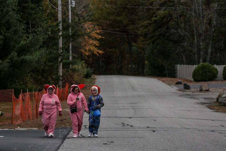 Try this: Trick-or-treating from the back of a car 12