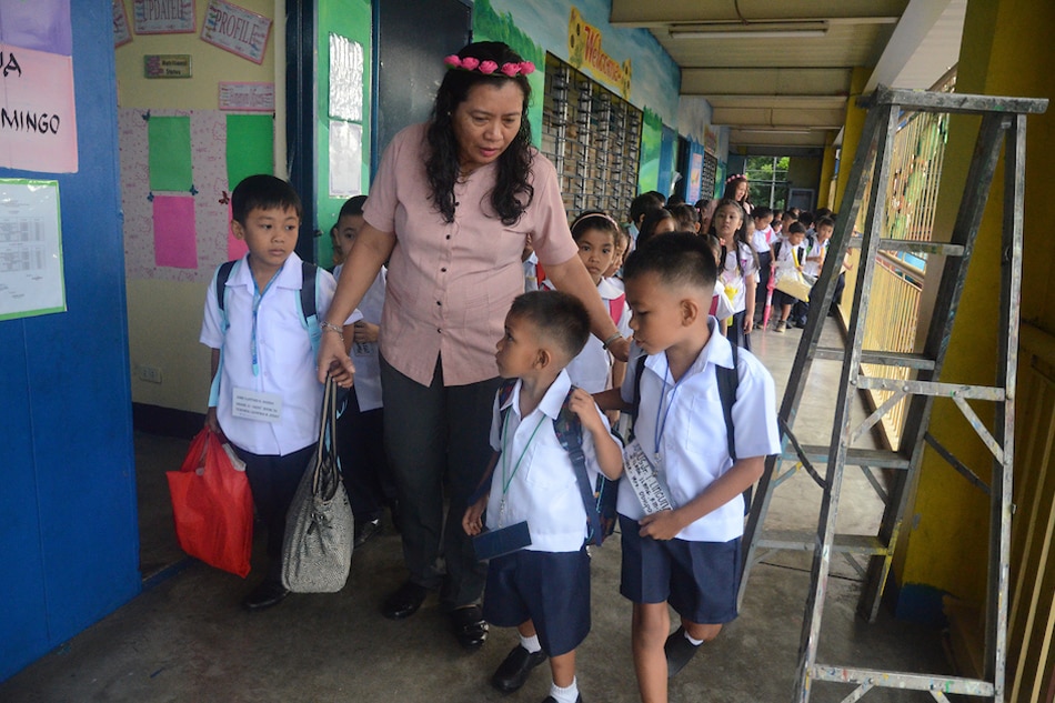salary of head teacher in public school in the philippines