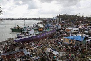 Some Yolanda-hit areas suspend classes, work on Nov. 8