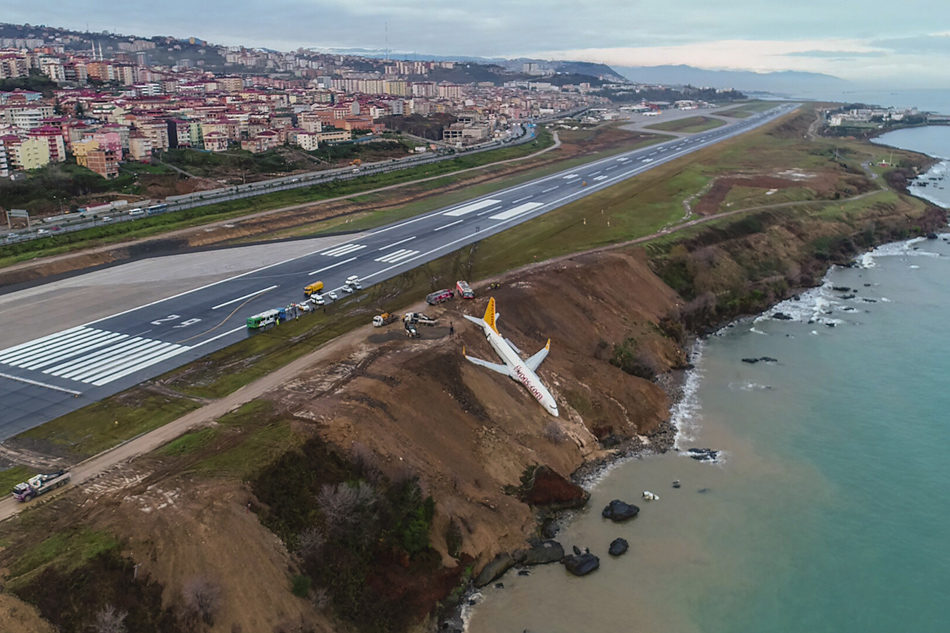 LOOK: Plane goes off runway meters away from sea