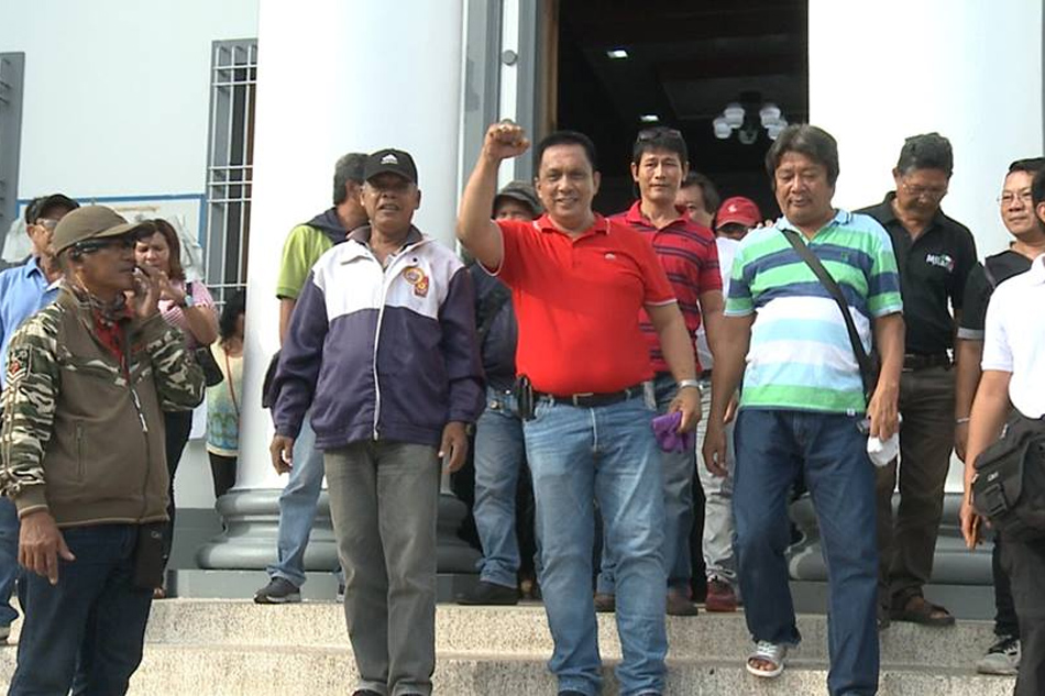 A Comelec petition was filed to cancel the COC of incumbent Negros Oriental Governor Roel Degamo, who is seeking a 4th term. Aiza Marrie Layague, ABS-CBN News/File