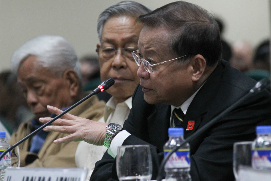 Who are the members of Duterte&#39;s charter change panel? 1