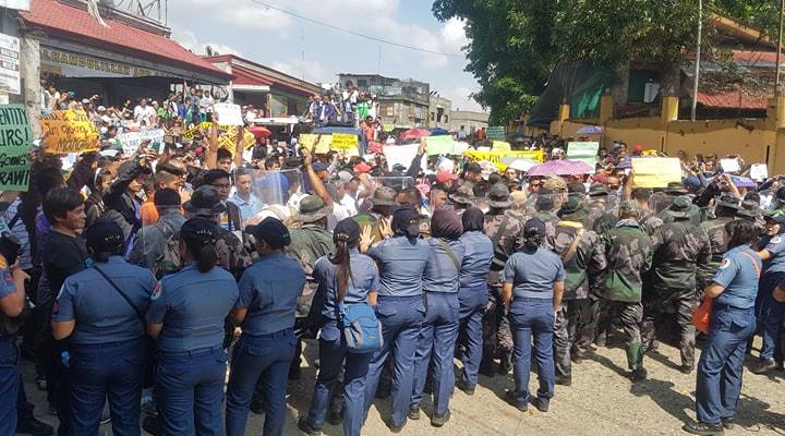 Marawi residents hold peace rally ahead of visit to &#39;ground zero&#39; 3