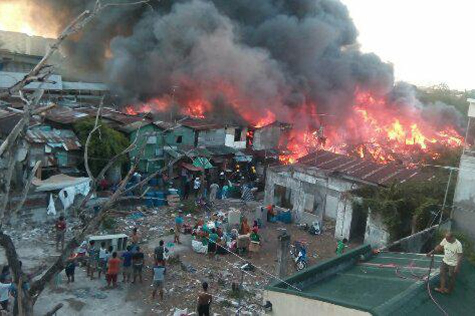 Sunog sumiklab sa informal settlers' area sa Parañaque | ABS-CBN News