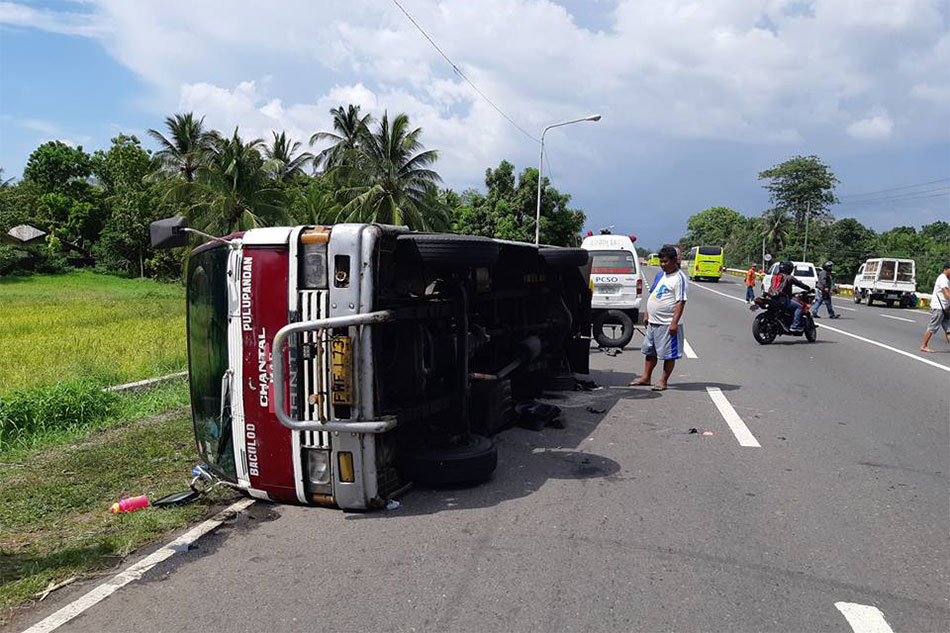 37 sugatan sa pagtagilid ng jeep sa Negros Occidental
