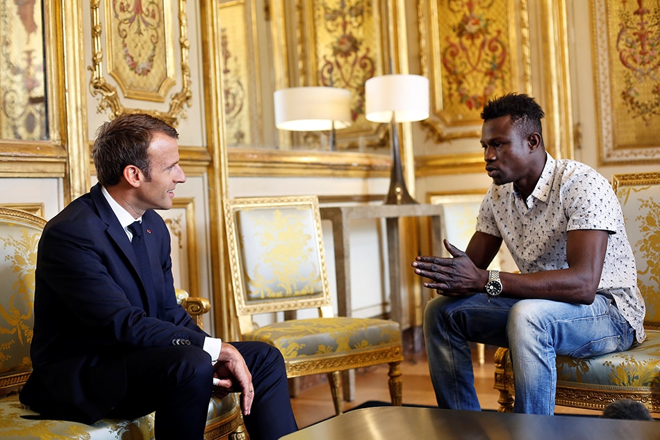&#39;Spiderman&#39; who saved child to be given French citizenship 1