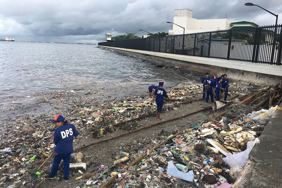LOOK: Garbage galore in Manila Bay after days of Habagat 1
