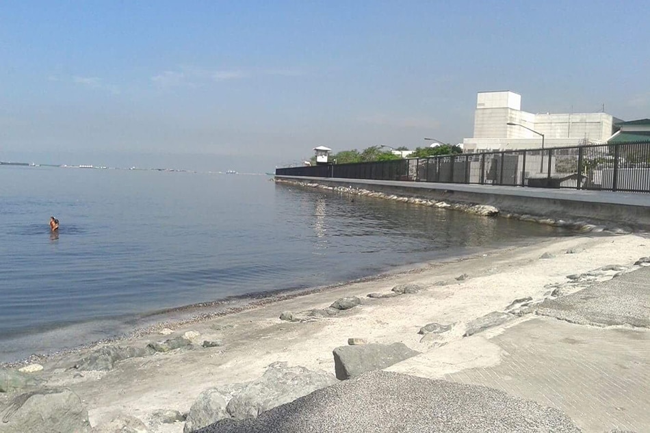 LOOK: Garbage galore in Manila Bay after days of Habagat 2