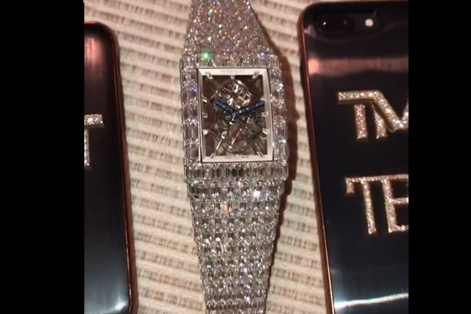 Billionaire Floyd Mayweather Flaunts New Diamond Watch Added to