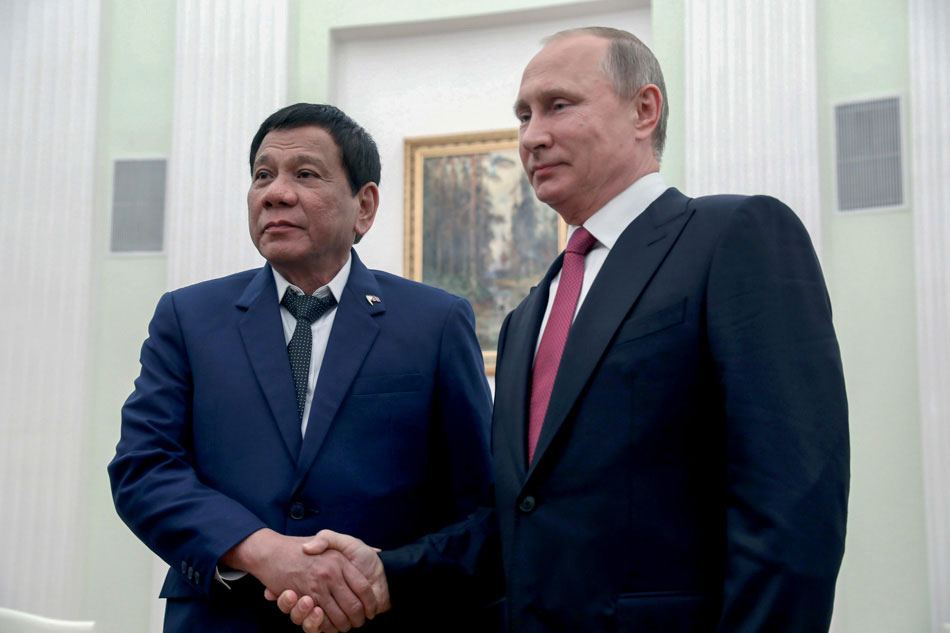 President Rodrigo Duterte meets with Russian President Vladimir Putin at the Kremlin in Moscow on May 24, 2017 prior to his return to the Philippines. Malacanang Photo/File