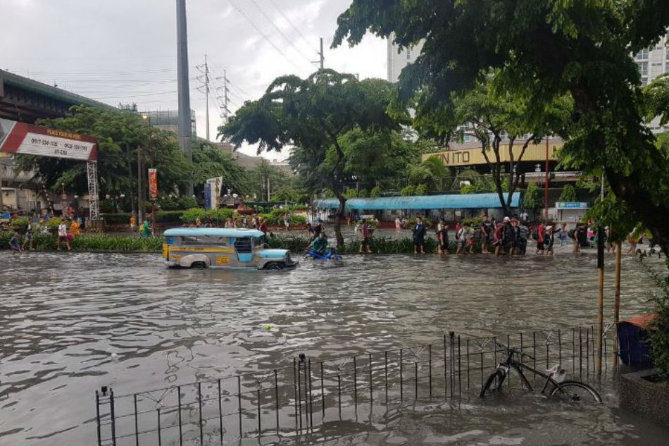 LOOK: Flooded Greater Manila after overnight rains | ABS-CBN News