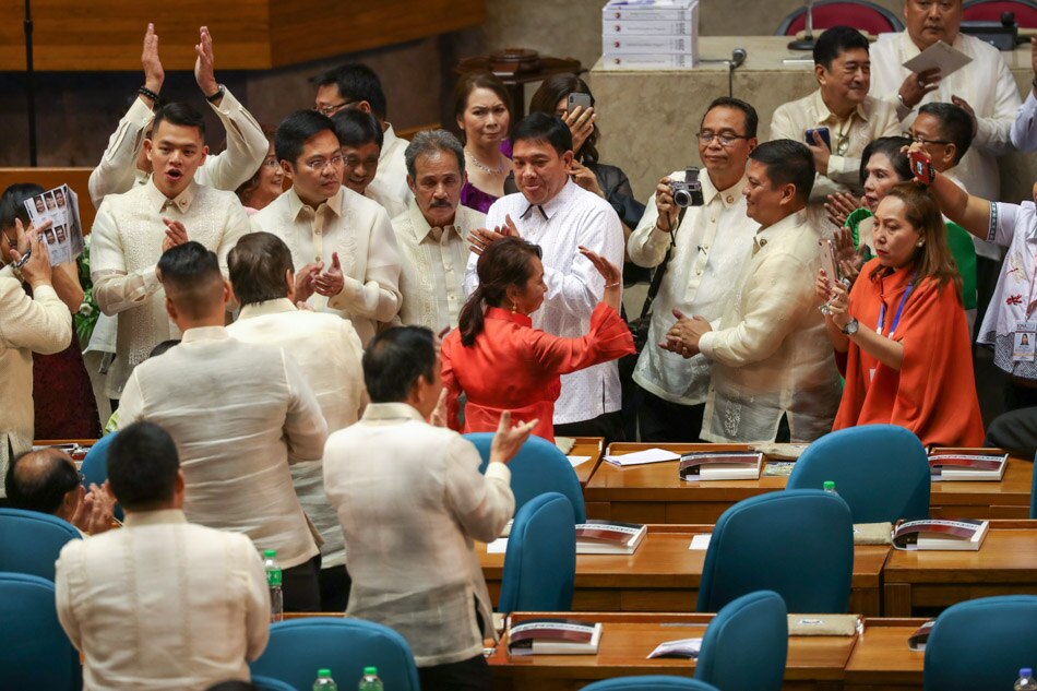 House &#39;Game of Thrones&#39; eclipses third SONA 2