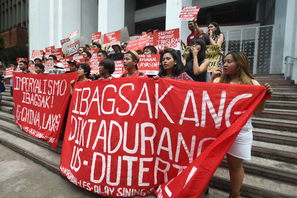 Black Friday Protest At Up Abs Cbn News 