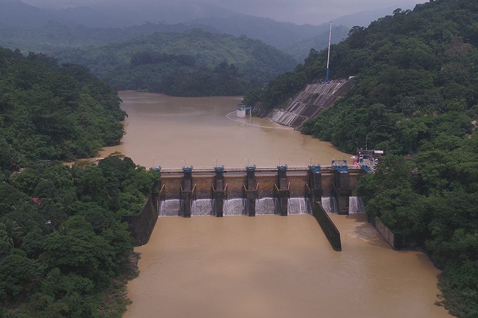 TINGNAN: Tubig sa Ipo Dam, nagkulay-kape | ABS-CBN News