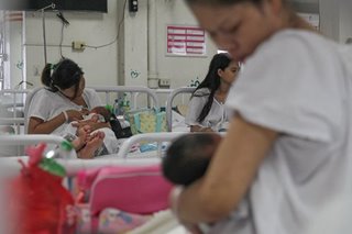 Inang may COVID-19, bagong-silang na sanggol dapat bang paghiwalayin?