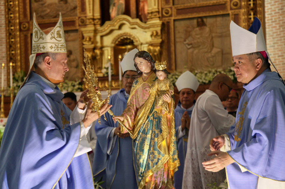 Papal Nuncio to the Philippines Gabriele Caccia (left) together with Archbishop Socrates Villegas (right) led the Canonical Coronation of the image of Mary Help of Christians at the St. John the Evangelist Cathedral in Dagupan City on August 22, 2018. The coronation gives the Archdiocese of Lingayen Dagupan two images canonically crowned, with the Our Lady of Rosary of Manaoag crowned in April 1926.