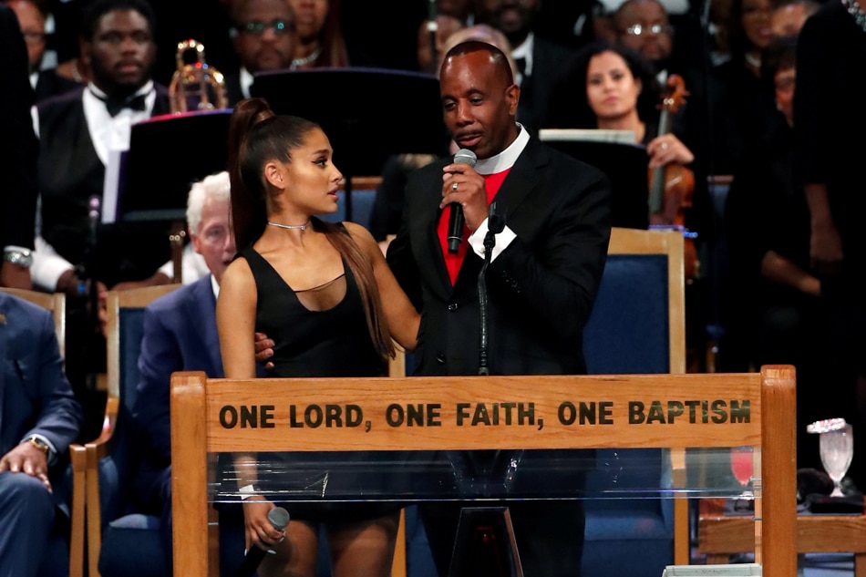 Aretha Franklin Funeral Bishop Apologizes For Groping Grande Abs Cbn News