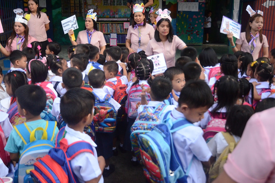 DepEd to hire 10,000 teachers next year 1