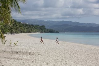 Boracay maaaring gumuho dahil sa sinkholes: MGB
