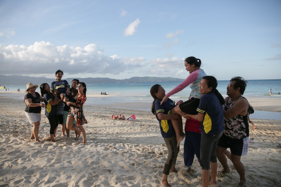 Alamin Mga Dos And Don Ts Sa Pagbubukas Ng Boracay Abs Cbn News