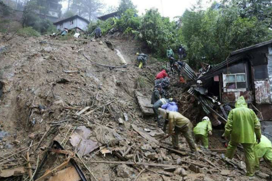 philippines-races-to-free-30-trapped-in-landslide-abs-cbn-news