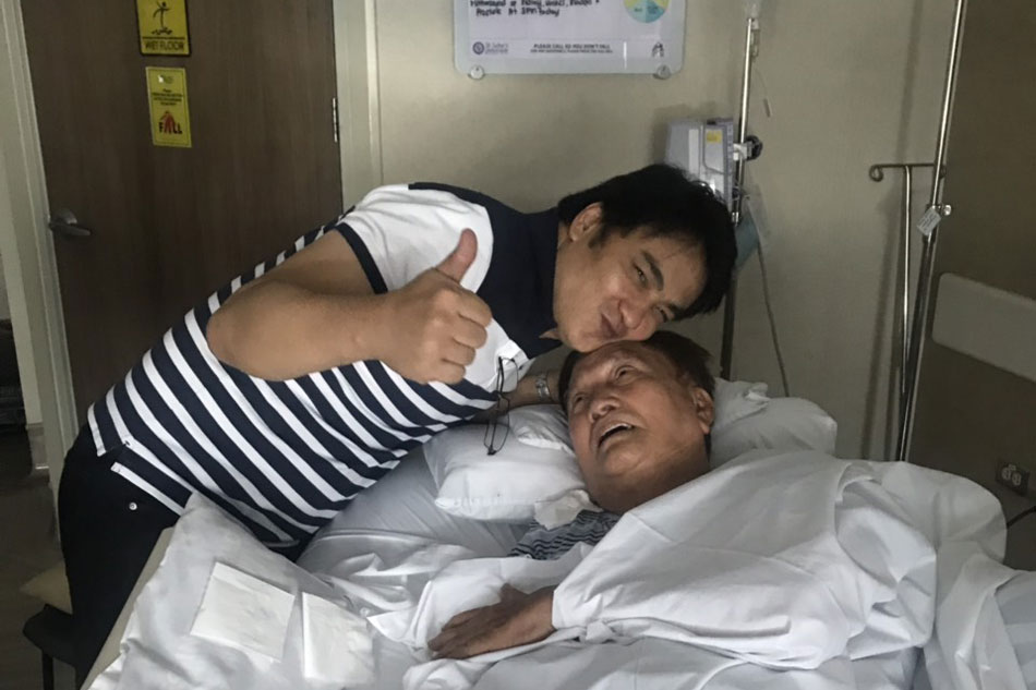 Look Bong Revilla Visits Ailing Dad In Hospital Abs Cbn News