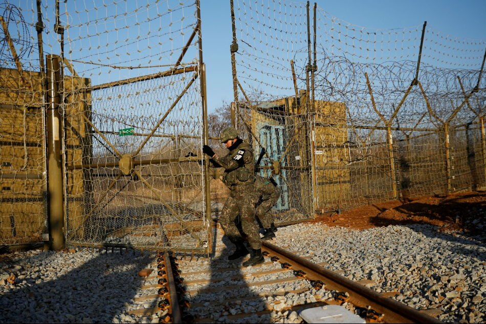 South Korea Detains North Korean Man Crossing The Dmz Abs Cbn News