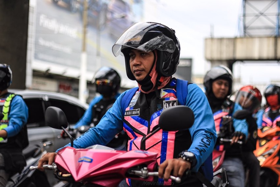 House panel backs legalization of Angkas, motorcycle taxis 1
