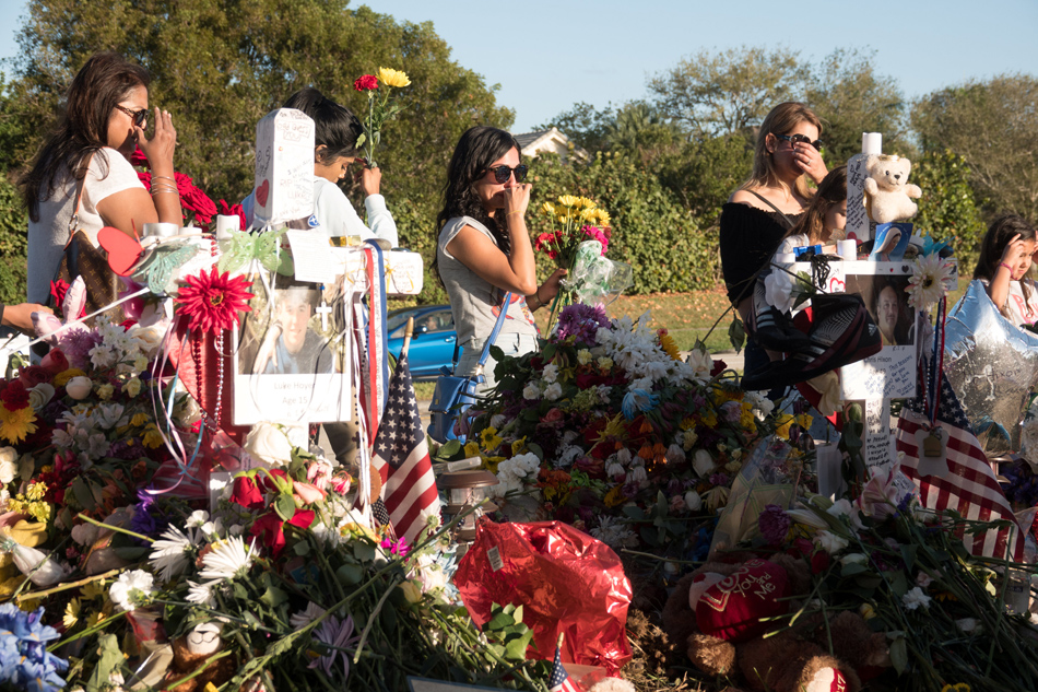 Parkland students return to school for the first time since mass shooting